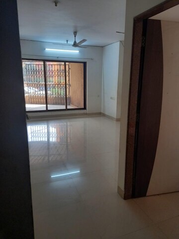 Room in 2.5 BHK Apartment at Rutu Towers, Ghodbunder Road – for Sale
