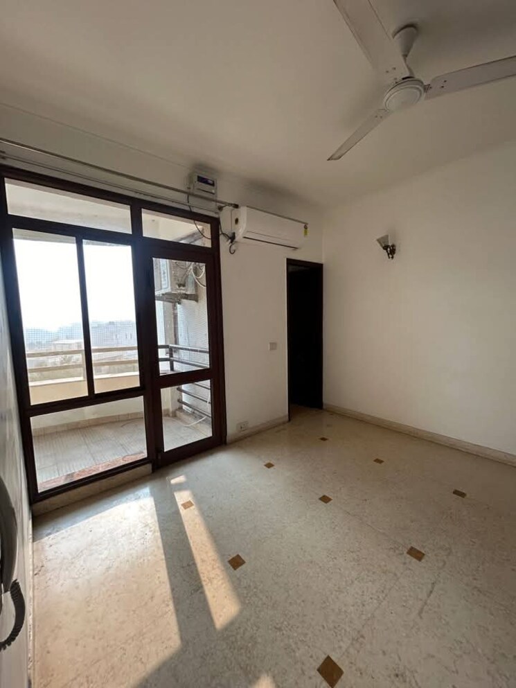 Room, ild-greens 3 Bedroom 2762 Sq.Ft. Penthouse In Sector 37c Gurgaon 8359837