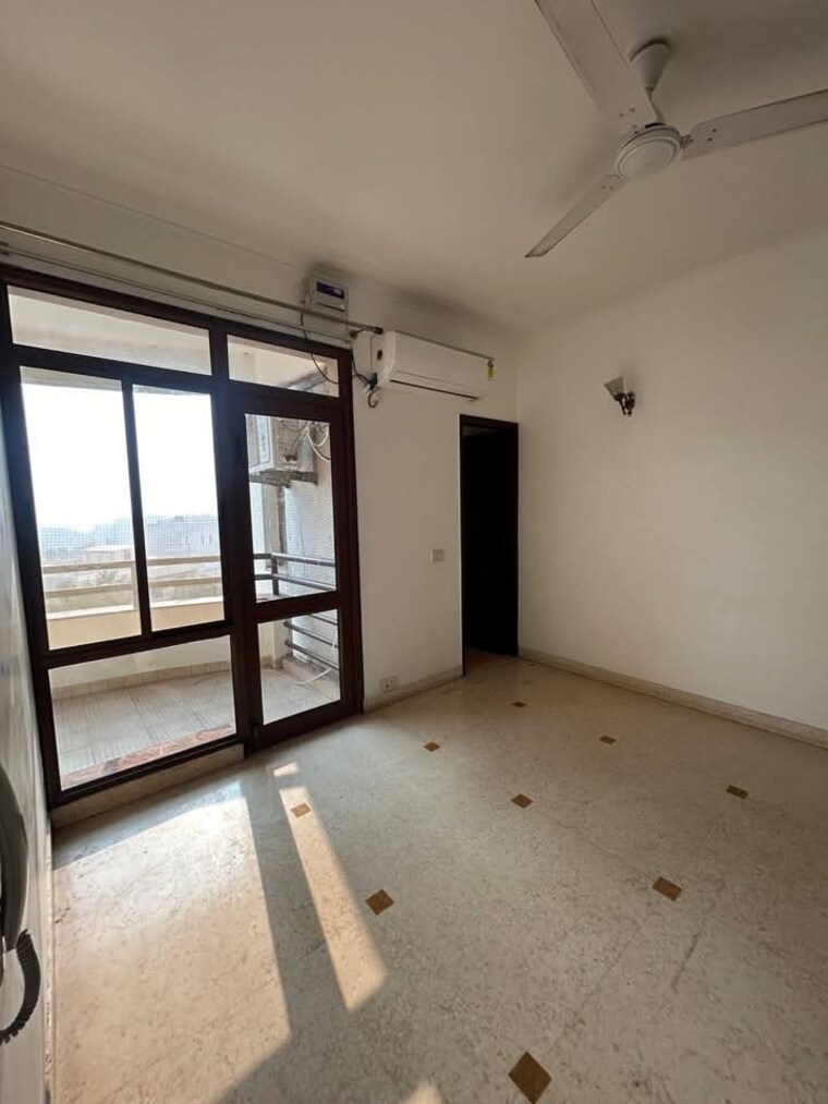 Room, ild-greens 3 Bedroom 2762 Sq.Ft. Penthouse In Sector 37c Gurgaon 8359837