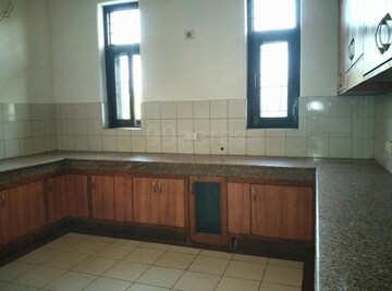 Kitchen in 1.5 BHK Builder Floor at RWA Apartments Sector 39, Sector 39 – for Rent