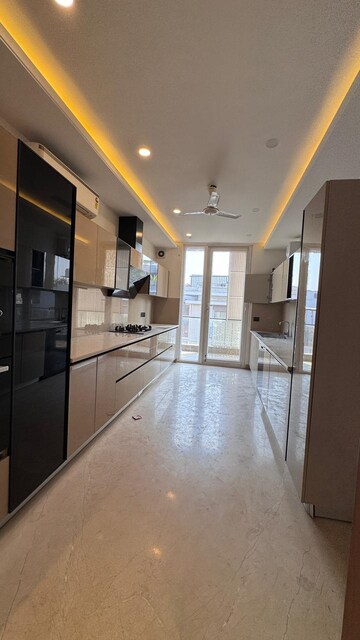 Building Lobby in 4 BHK Builder Floor at Ansal Sushant Lok I, Sector 43 – for Rent