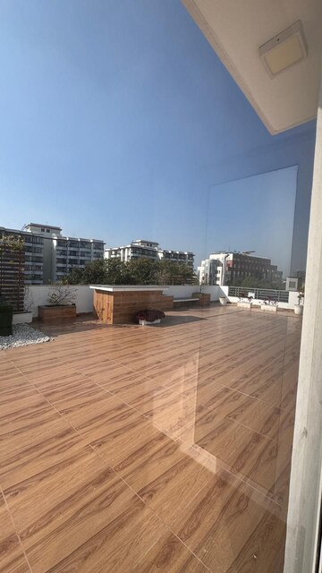 Parking in 4 BHK Builder Floor at Ansal Sushant Lok I, Sector 43 – for Rent