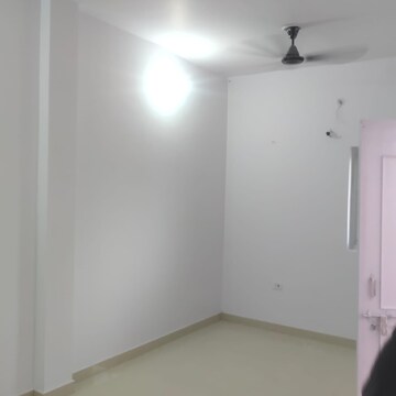 Room in 2 BHK Independent House at Gomti Nagar – for Rent