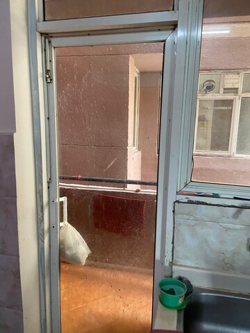 Bathroom in 3 BHK Apartment at Omaxe The Nile, Sector 49 – for Rent