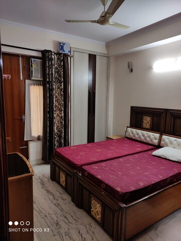 Bedroom in 3 BHK Builder Floor at Sector 28 – for Rent