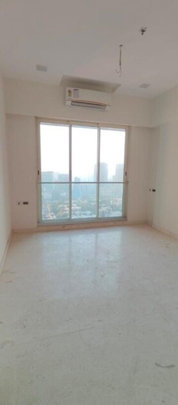 Room in 3 BHK Apartment at Ekta Tripolis, Goregaon West – for Rent