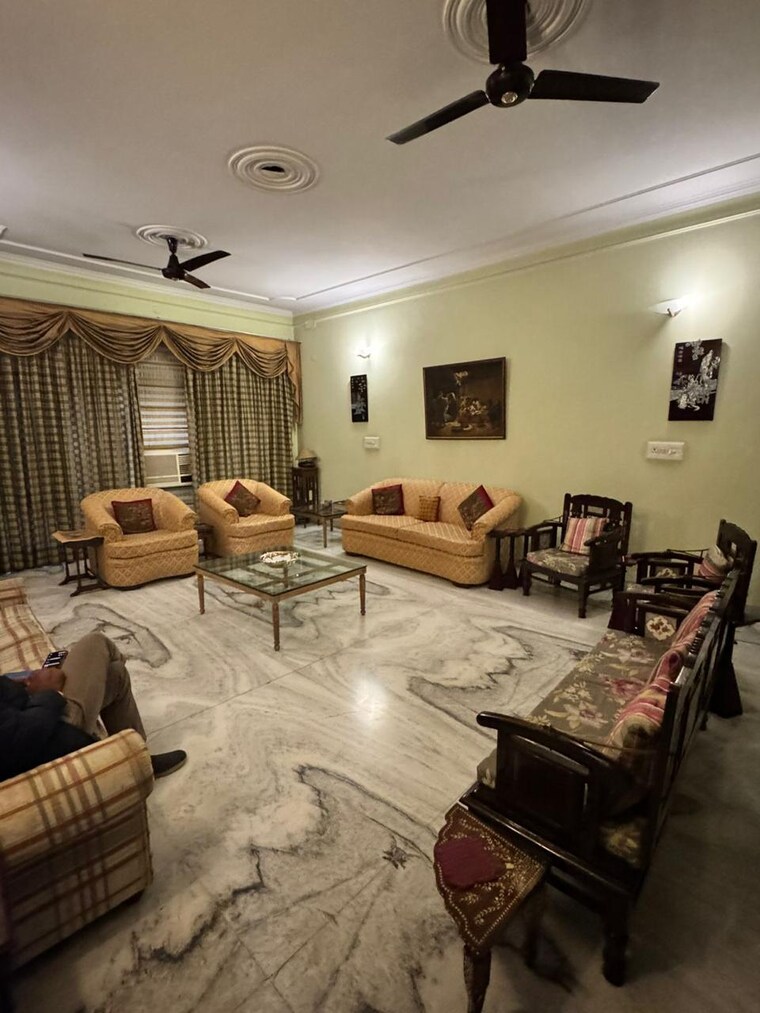 Living Room, palam-vihar-residents-association 6 Bedroom 385 Sq.Yd. Independent House In Palam Vihar Gurgaon 8359905