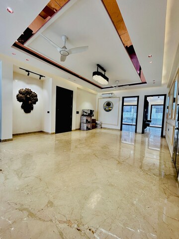 Room in 4 BHK Builder Floor at SS Mayfield Gardens, Sector 51 – for Sale