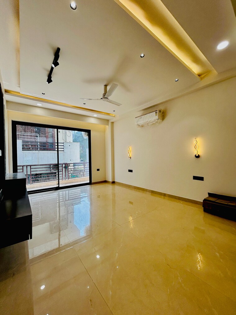 Room, ss-mayfield-gardens 4 Bedroom 2000 Sq.Ft. Builder Floor In Sector 51 Gurgaon 8359915