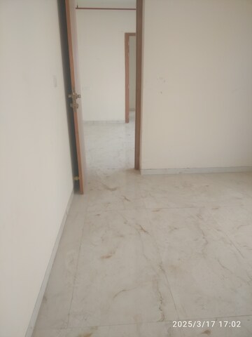 Room in 3 BHK Apartment at Aristo 1515 Moneco, Prabhadevi – for Rent