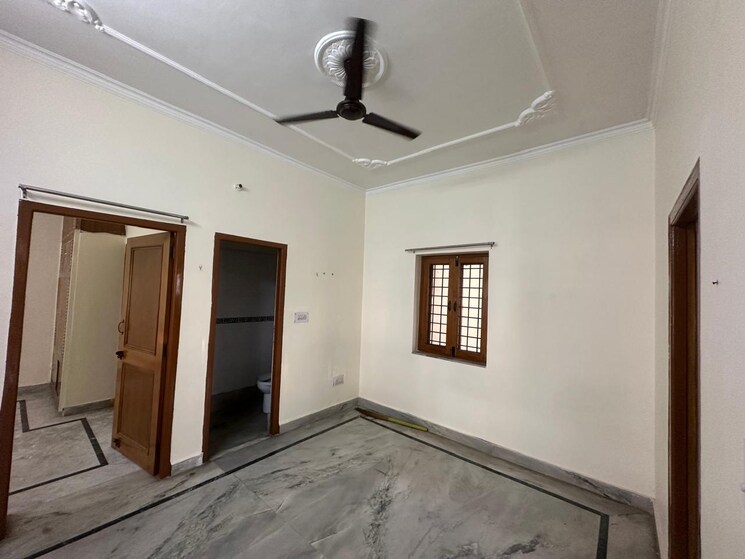 Room, gms road 1.5 Bedroom 800 Sq.Ft. Independent House In Gms Road Dehradun 8359958