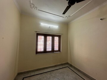 Room in 1.5 BHK Independent House at Gms Road – for Rent
