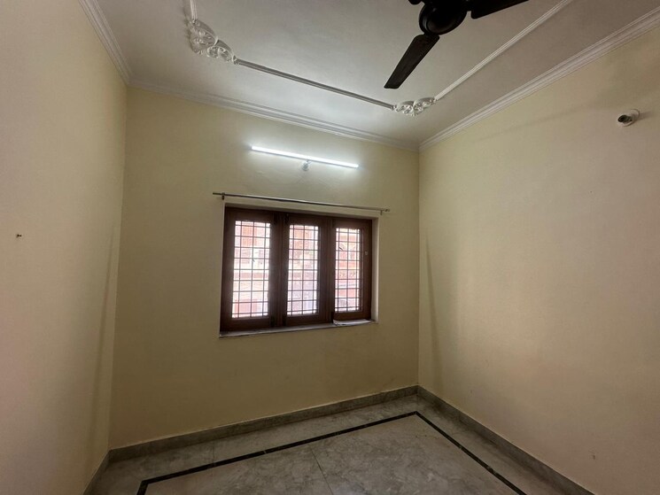 Room, gms road 1.5 Bedroom 800 Sq.Ft. Independent House In Gms Road Dehradun 8359958