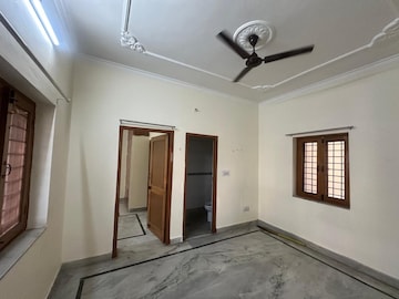 Room in 1.5 BHK Independent House at Gms Road – for Rent