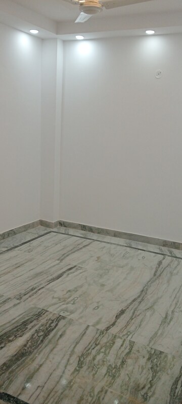 Room in 3 BHK Builder Floor at Govindpuri – for Sale
