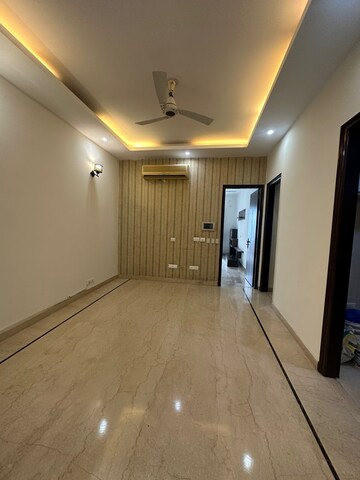 Room in 3 BHK Builder Floor at Ansal Sushant Lok I, Sector 43 – for Rent