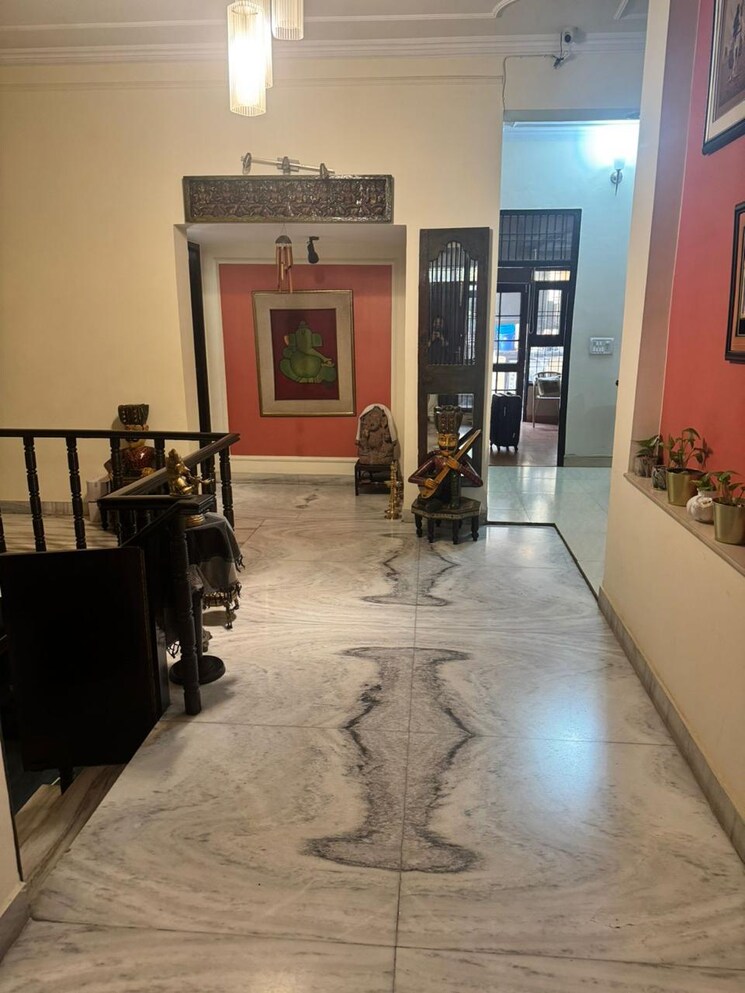  Parking, palam-vihar-residents-association 6 Bedroom 5000 Sq.Ft. Independent House In Palam Vihar Gurgaon 8359974