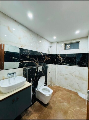 Attached Bathroom in 3 BHK Builder Floor at Sector 27 – for Rent