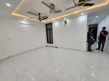 Room in 2 BHK Apartment at Saket – for Rent