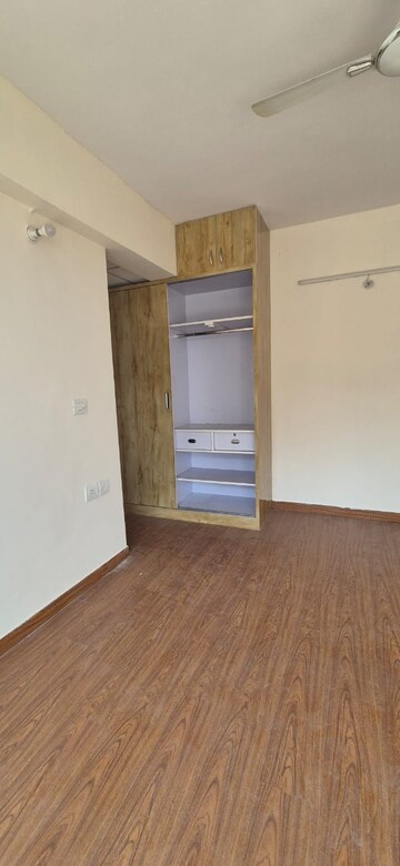 Room in 2 BHK Apartment at Faizabad Road – for Rent