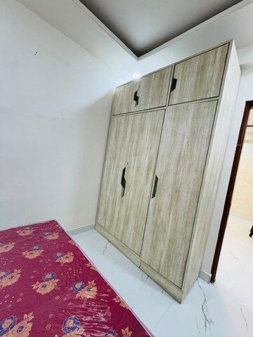 Furnished Amenities in 3 BHK Apartment at Raja Park – for Rent