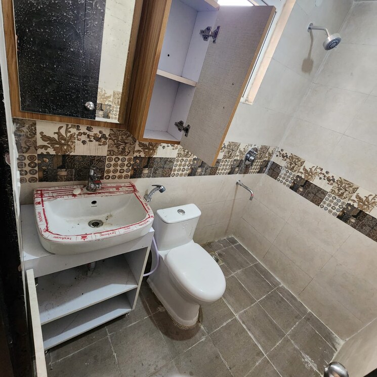 Bathroom, signature-global-park-4-and-5 3 Bedroom 1120 Sq.Ft. Apartment In Sohna Sector 34 Gurgaon 8360131