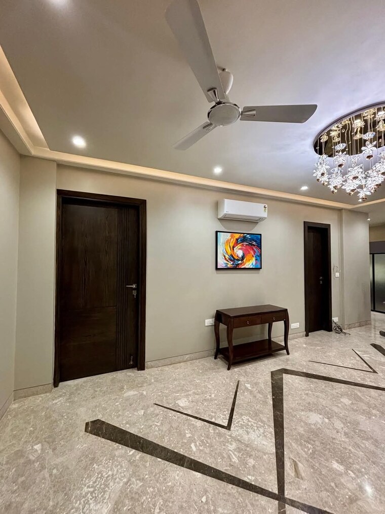  Parking, green-wood-city 4 Bedroom 4518 Sq.Ft. Builder Floor In Sector 45 Gurgaon 8360110