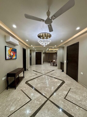 Parking in 4 BHK Builder Floor at Green Wood City, Sector 45 – for Sale