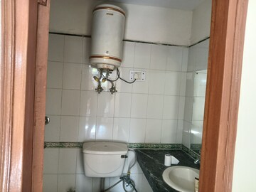 Bathroom in 3.5 BHK Apartment at Ardee City The Residency, Sector 52 – for Rent