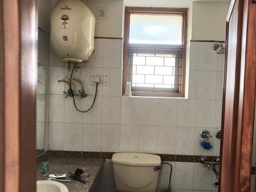 Bathroom in 3.5 BHK Apartment at Ardee City The Residency, Sector 52 – for Rent