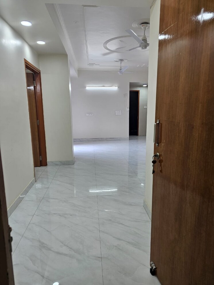 Room, sector 23 dwarka 3 Bedroom 1800 Sq.Ft. Apartment In Sector 23 Dwarka Delhi 8360197
