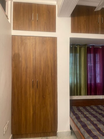 Furnished Amenities in 2 BHK Apartment at Hazratganj – for Rent