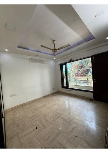 Room in 4 BHK Builder Floor at Vasant Kunj – for Rent