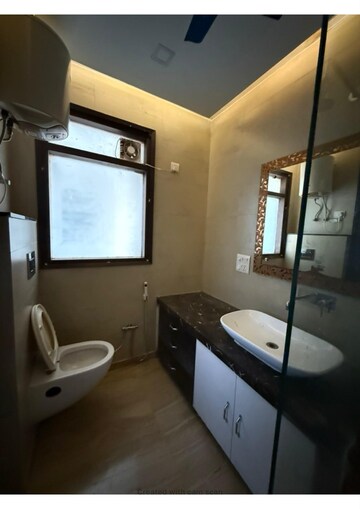 Master Bedroom in 4 BHK Builder Floor at Vasant Kunj – for Rent