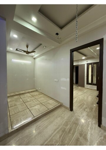 Room in 4 BHK Builder Floor at Vasant Kunj – for Rent
