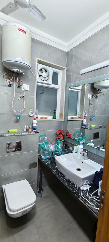 Master Bedroom in 2 BHK Builder Floor at Lajpat Nagar – for Rent