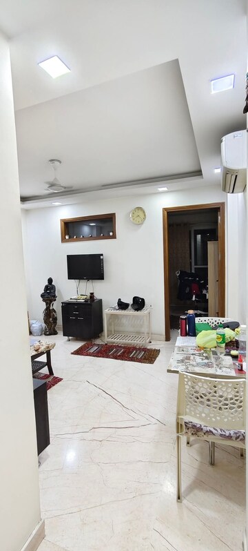 Master Bedroom in 2 BHK Builder Floor at Lajpat Nagar – for Rent