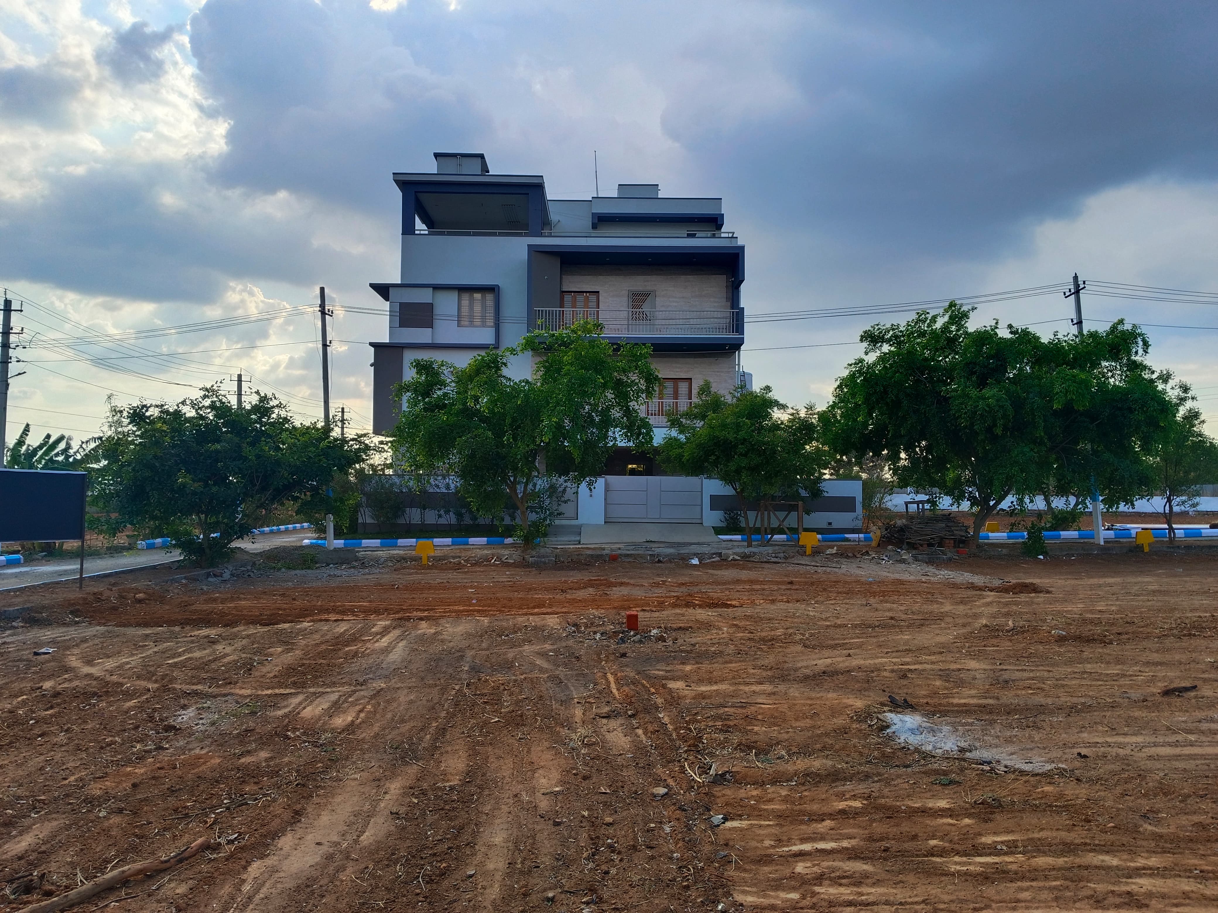 Plot For Sale in Bj Property Chikka Tirupa