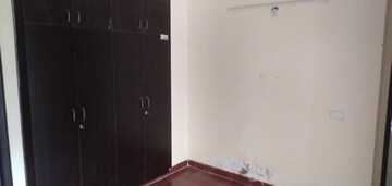 Room in 2.5 BHK Apartment at Aims Golf City, Sector 75 – for Sale