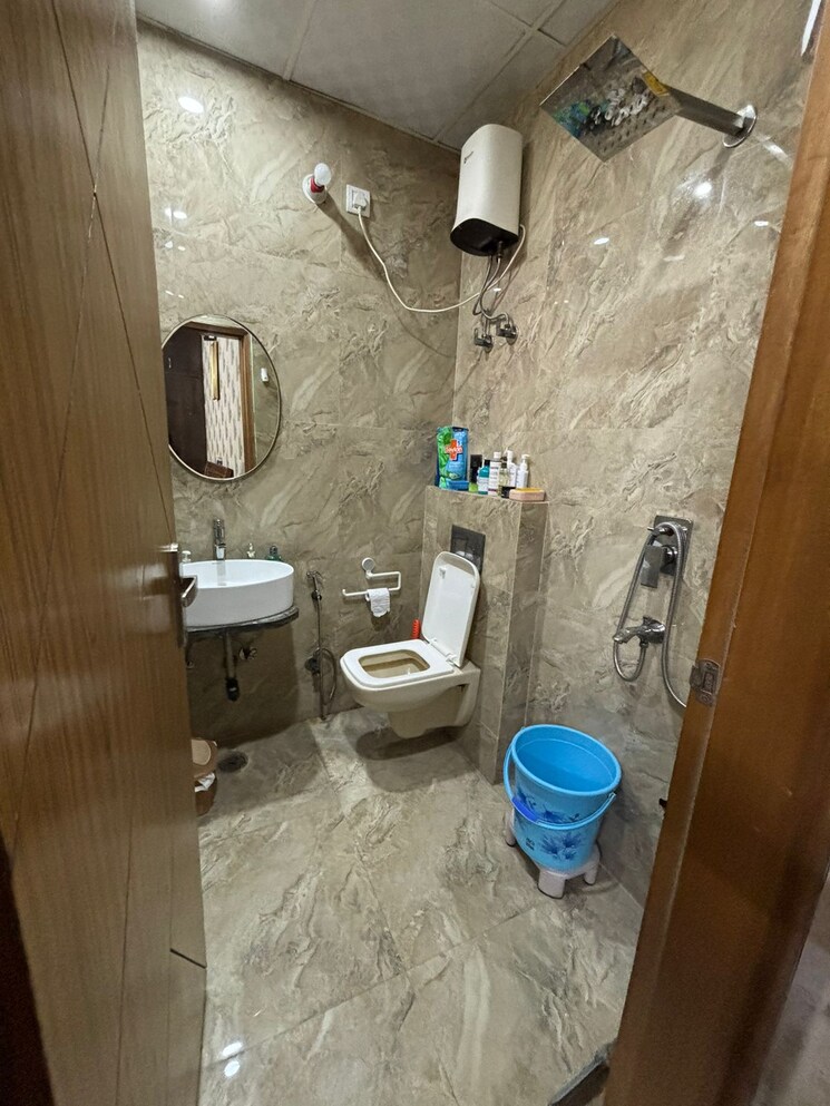 Bathroom, niho-marvel-scottish-garden 3 Bedroom 1485 Sq.Ft. Apartment In Ahinsa Khand ii Ghaziabad 8360396