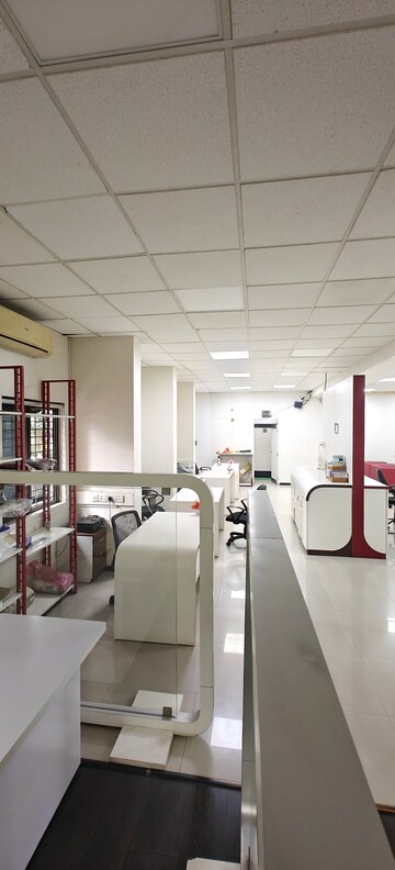 Team Area in  Showroom at Dahisar East – for Rent