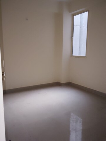 Room in 3 BHK Apartment at Conscient Habitat Residences, Sector 78 – for Sale