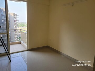 Room in 3 BHK Apartment at Conscient Habitat Residences, Sector 78 – for Sale