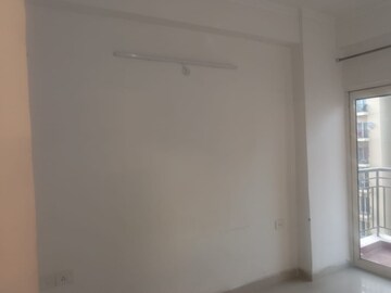 Room in 2 BHK Apartment at Aims Golf City, Sector 75 – for Sale