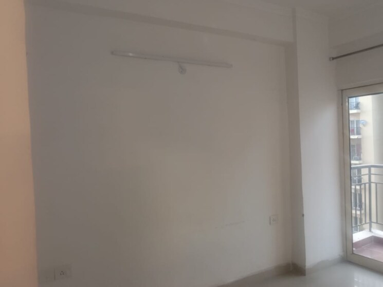 Room, aims-golf-city 2 Bedroom 950 Sq.Ft. Apartment In Sector 75 Noida 8360391