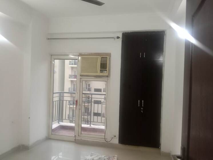 Room, aims-golf-city 2 Bedroom 950 Sq.Ft. Apartment In Sector 75 Noida 8360391
