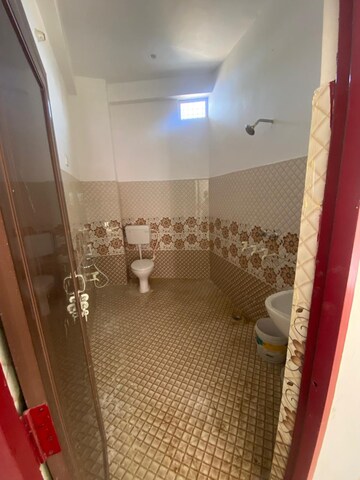 Master Bedroom in 6 BHK Villa at Gomti Nagar – for Rent