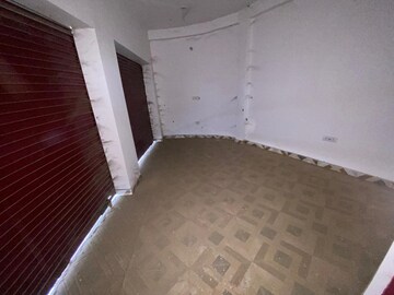 Bathroom in 6 BHK Villa at Gomti Nagar – for Rent