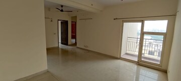 Room in 3.5 BHK Apartment at Aims Golf City, Sector 75 – for Sale
