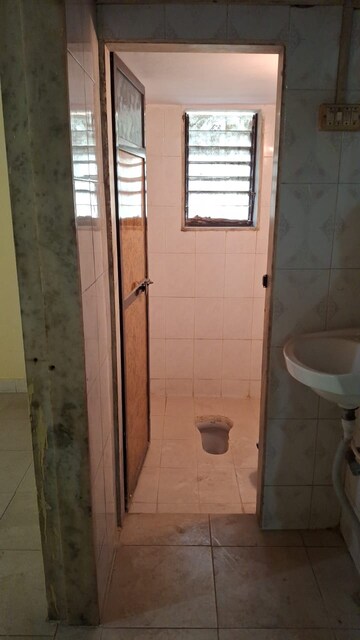 Bathroom in 1 BHK Apartment at Dombivli East – for Rent